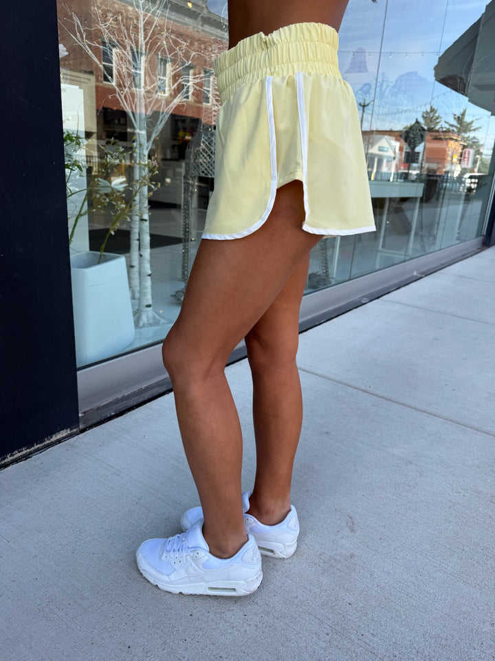 Aura Sculpt Shorts (Yellow Glow)