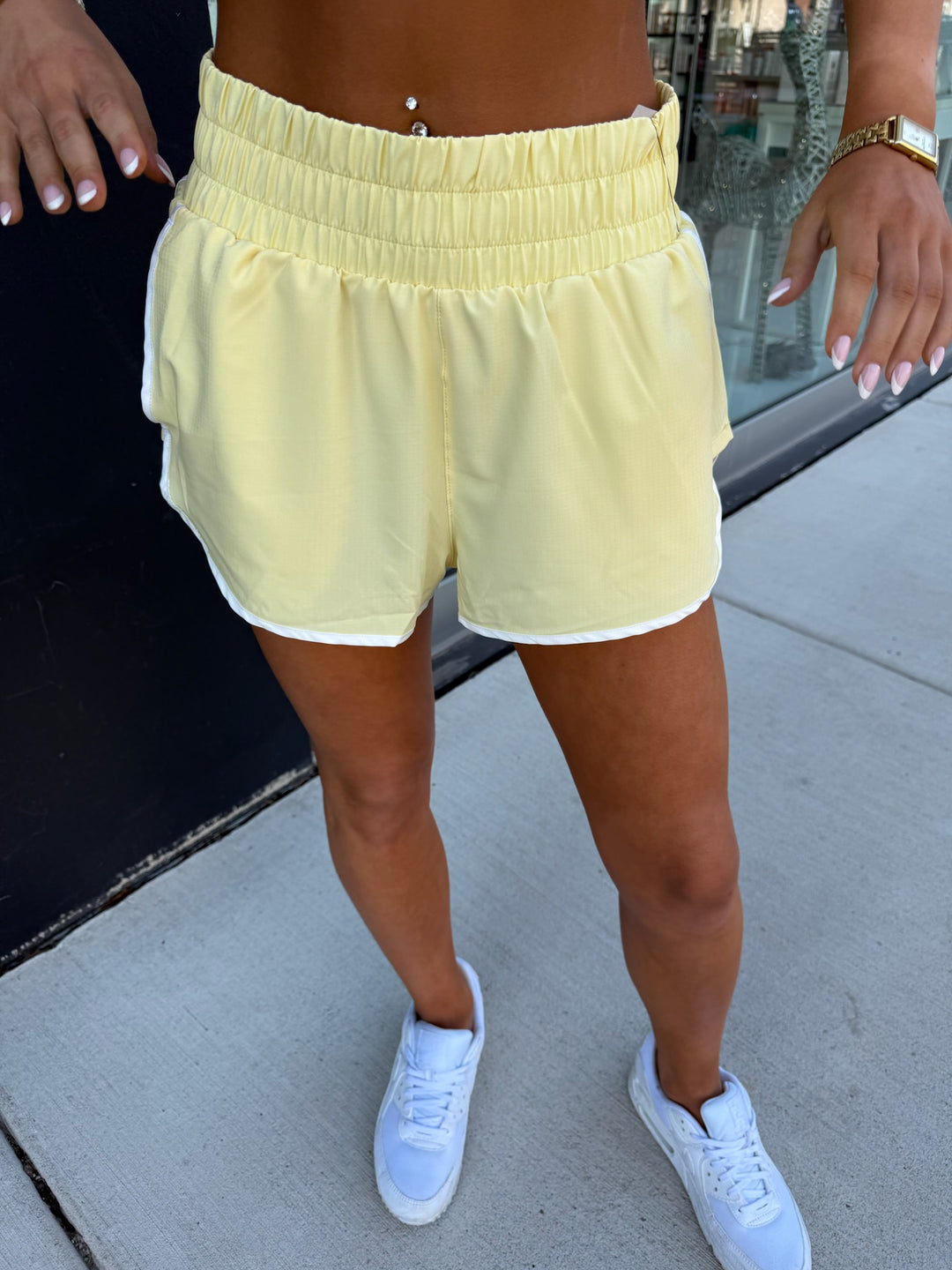 Aura Sculpt Shorts (Yellow Glow)