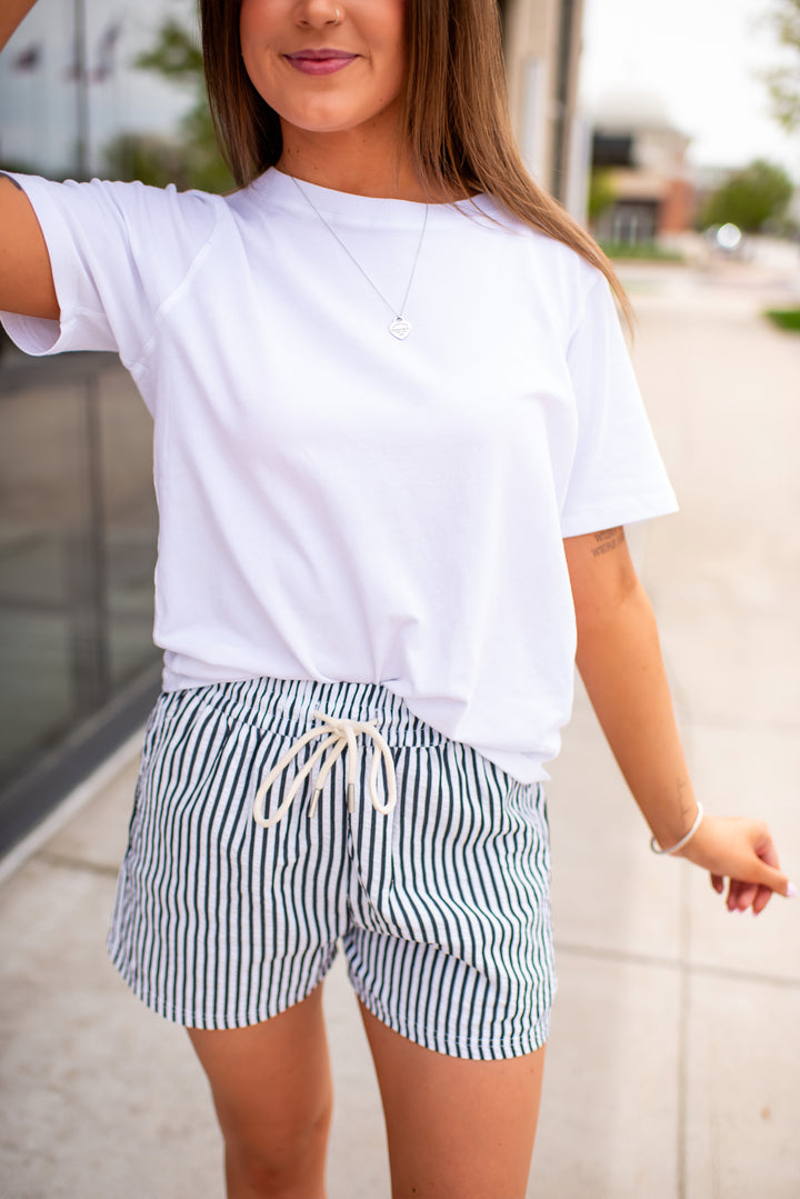 Comfy Prep Seersucker Shorts (Black)