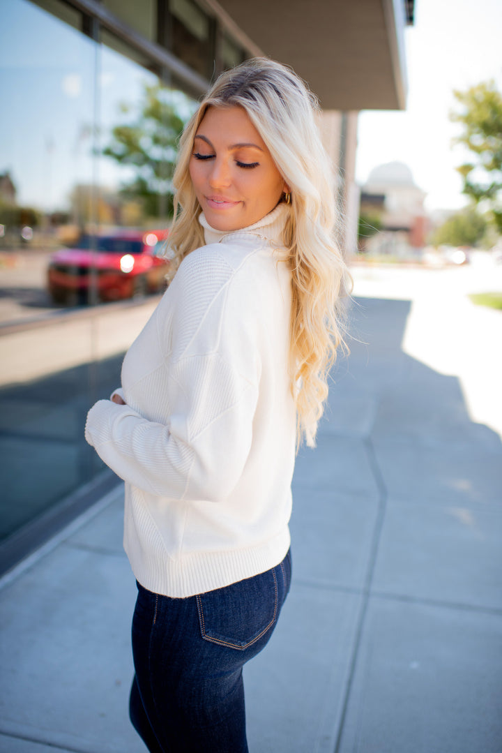 The Audrey Turtle Neck (Ivory)