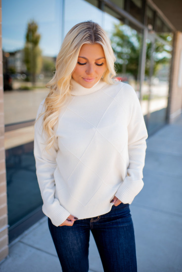 The Audrey Turtle Neck (Ivory)