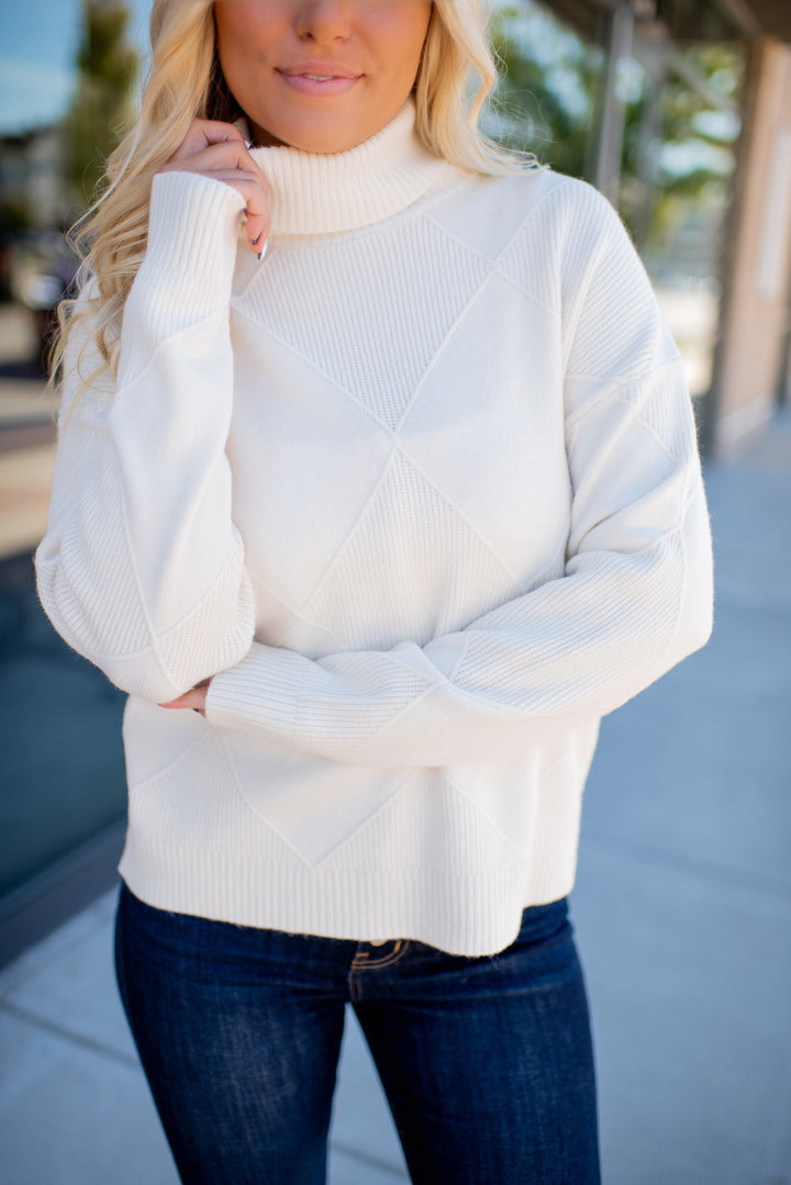The Audrey Turtle Neck (Ivory)