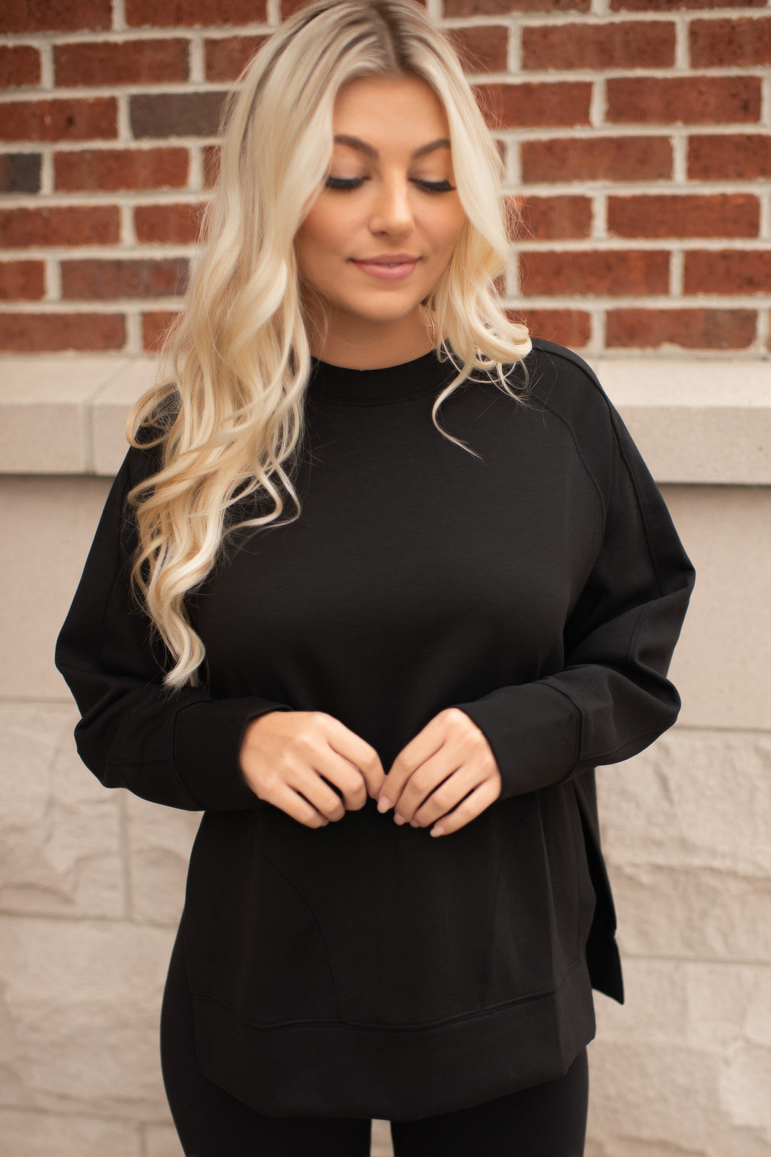 Slit Scuba Pullover (Black)