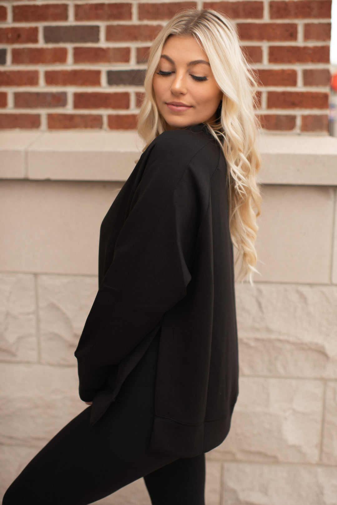 Slit Scuba Pullover (Black)