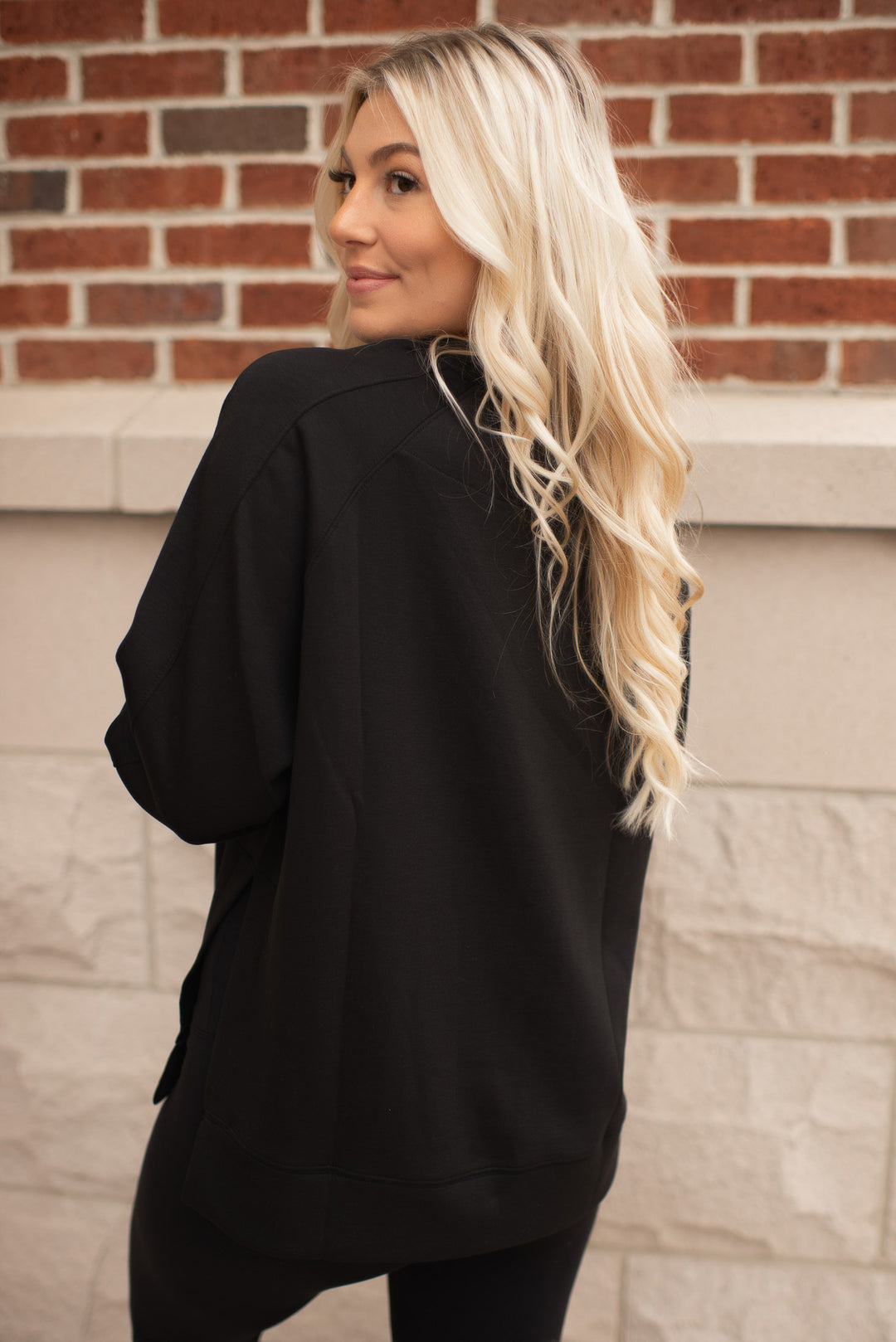 Slit Scuba Pullover (Black)