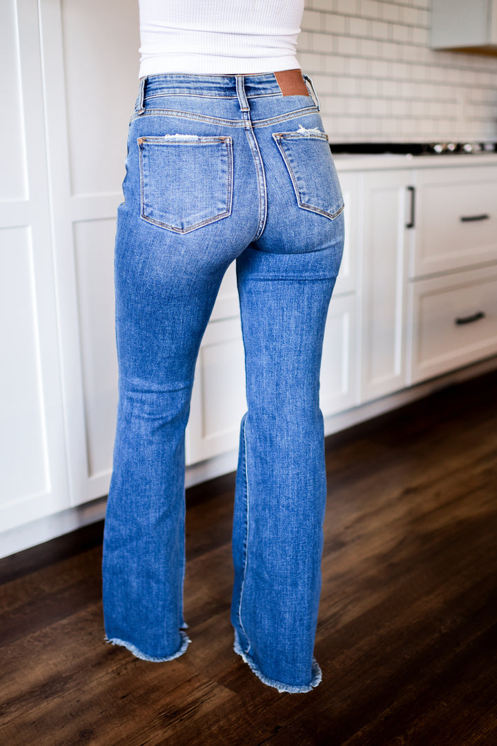 Judy Blue Holly Flare Denim Jeans (Medium Wash)