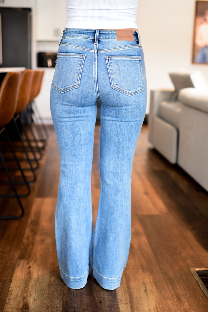 Judy Blue Bianca Flare Denim Jeans (Medium Wash)