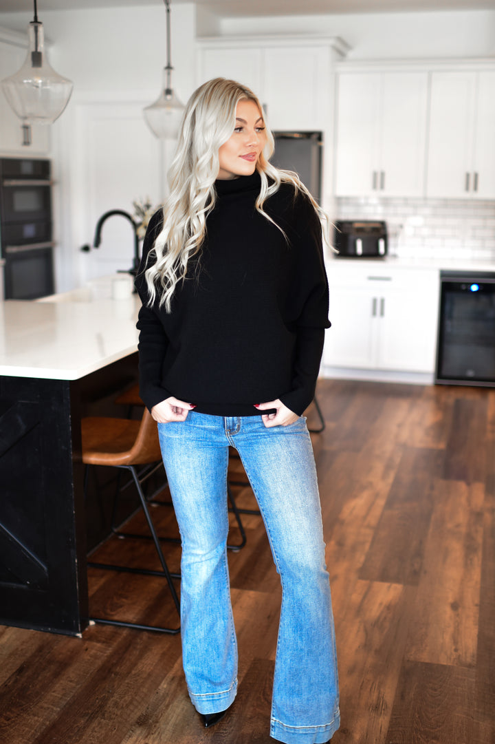 Off-Duty Mock Neck Sweater (Black)