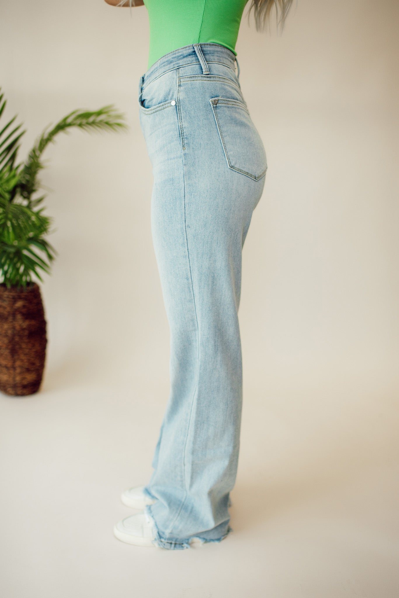 Judy Blue Tate High Rise Straight Jeans (Light Wash)
