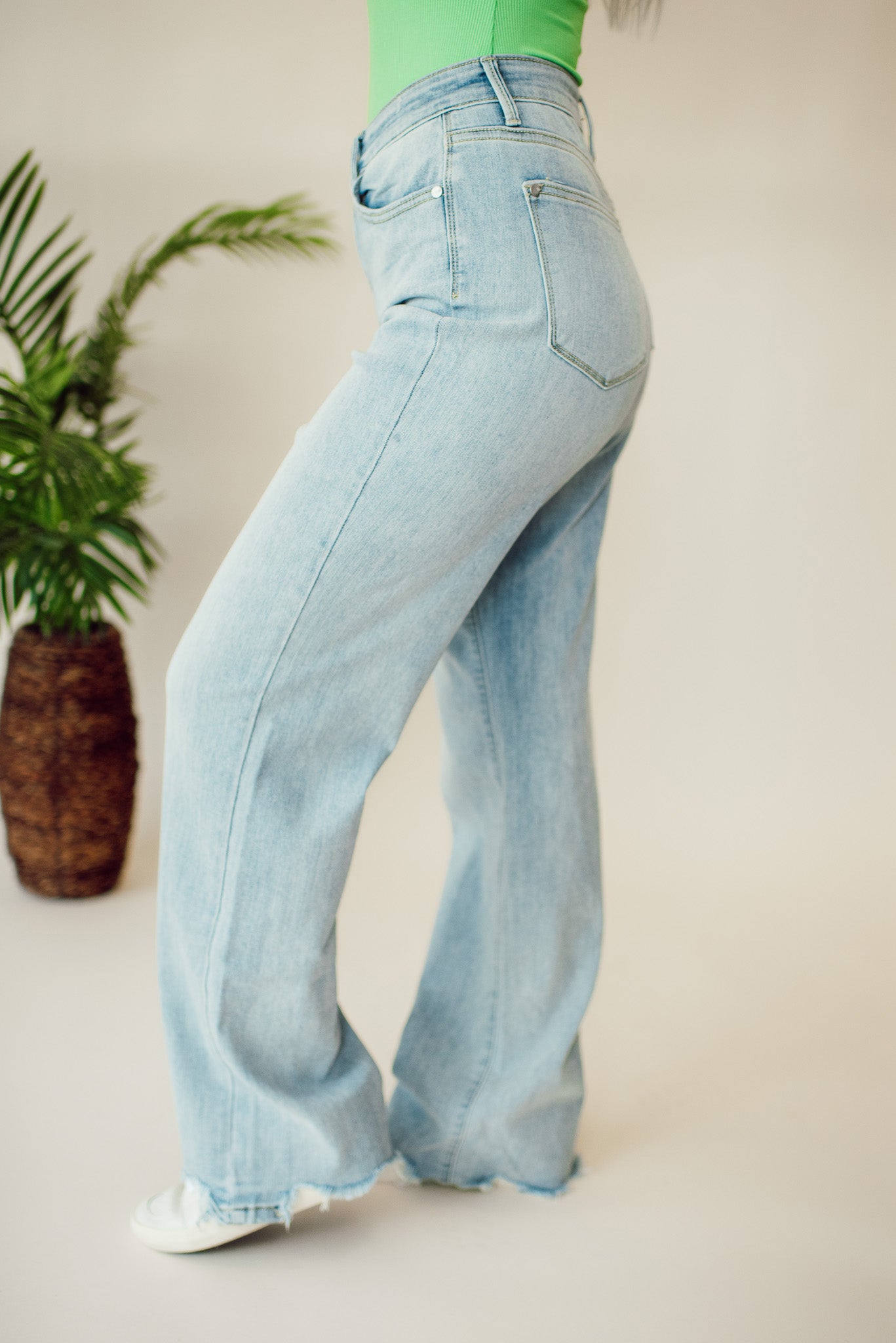 Judy Blue Tate High Rise Straight Jeans (Light Wash)