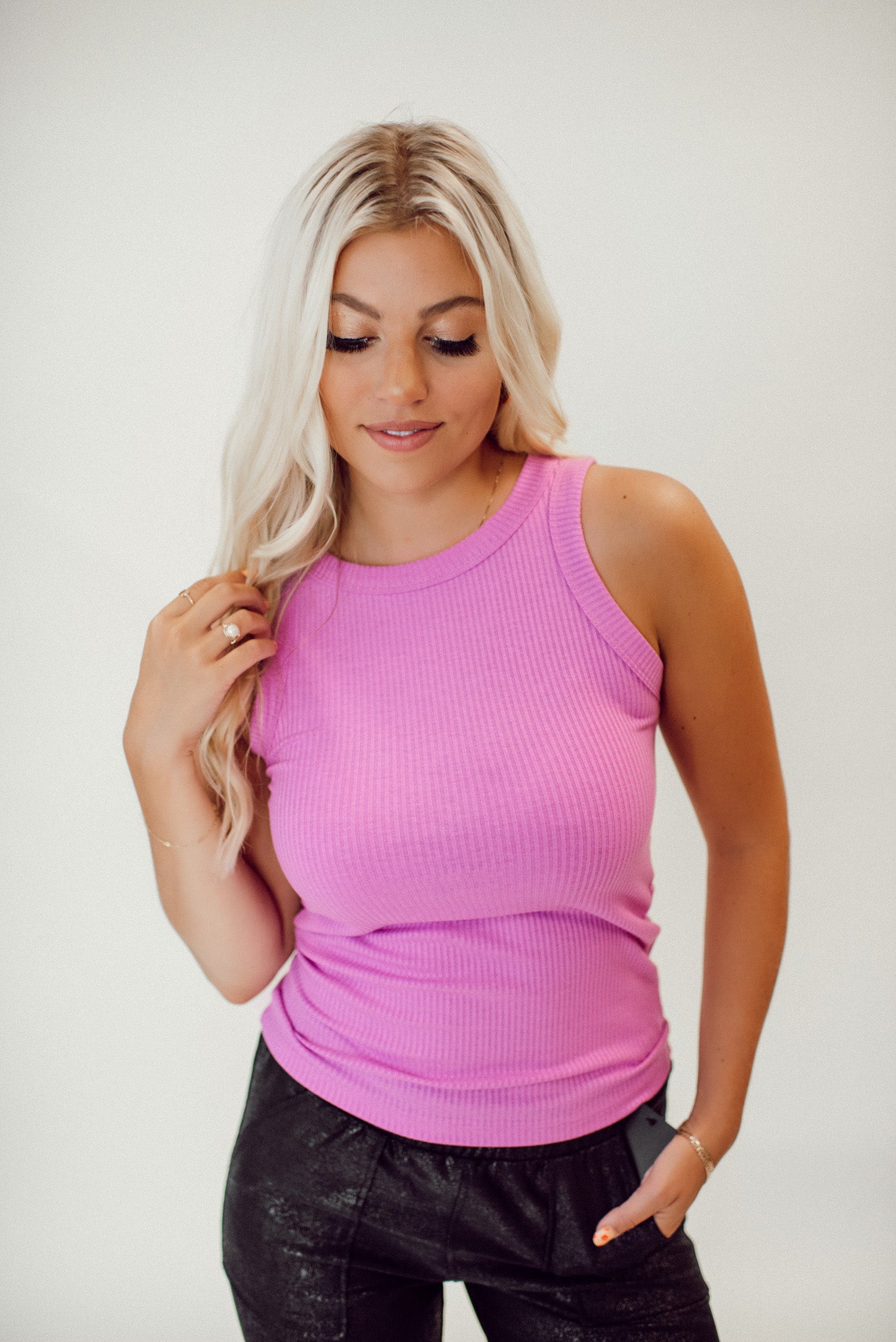 Ribbed Scoop Tank Top in Bright Mauve