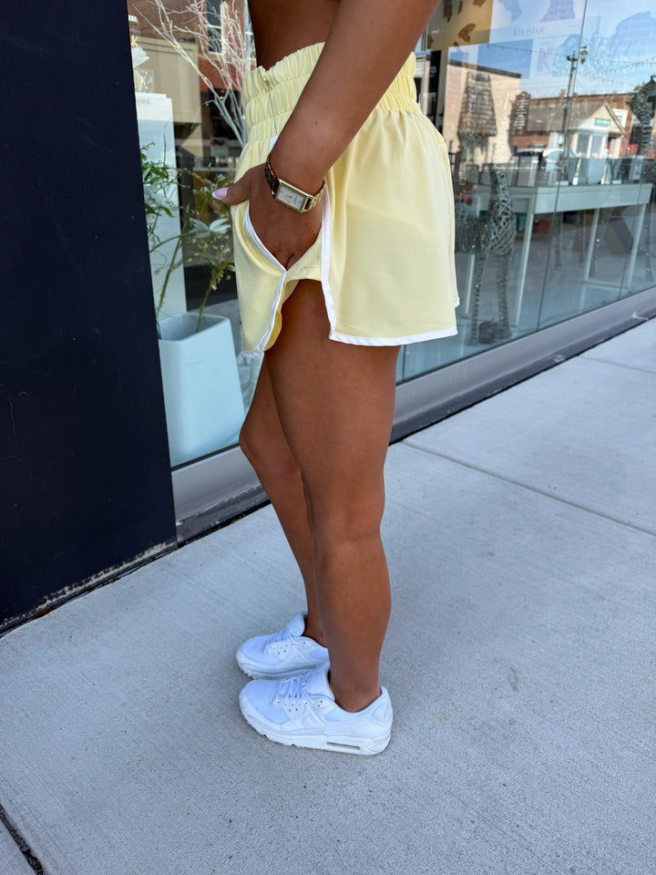 Aura Sculpt Shorts (Yellow Glow)