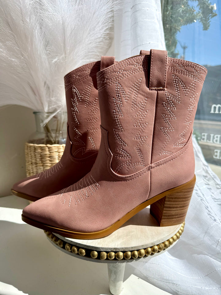 Billini Nayli Boots (Rose)