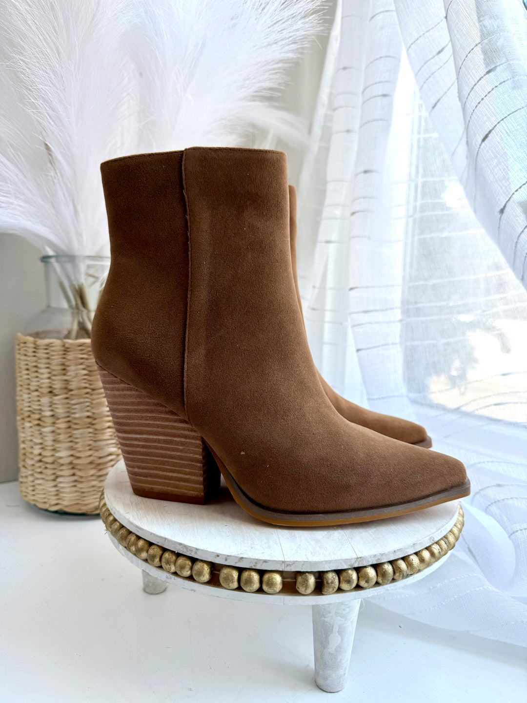 Oasis Society Sonia Western Booties (Brown)