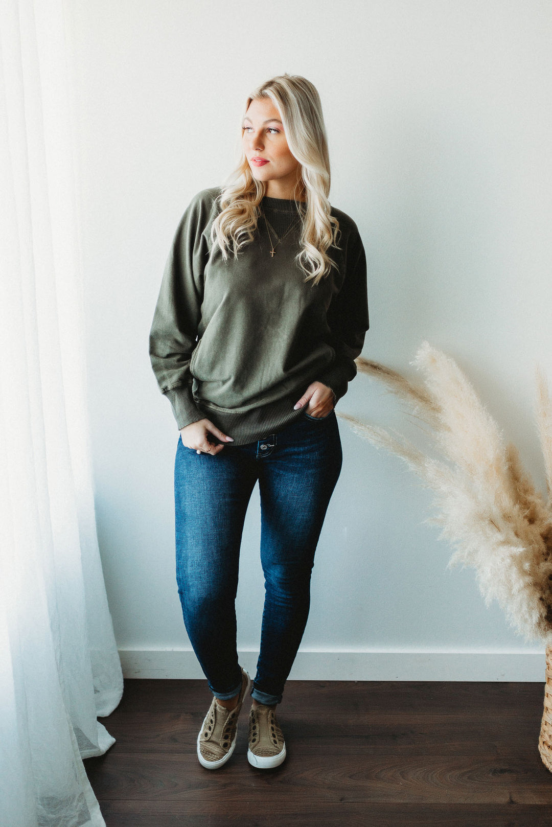 On The Go Crew Pullover (Dark Olive)