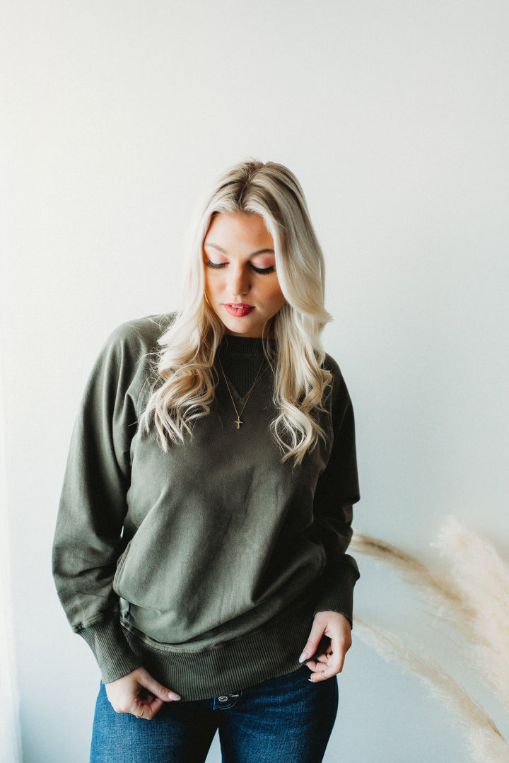On The Go Crew Pullover (Dark Olive)