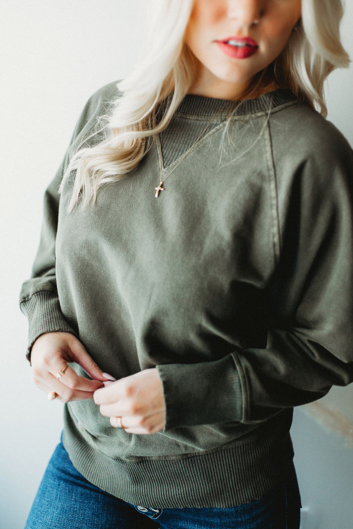 On The Go Crew Pullover (Dark Olive)