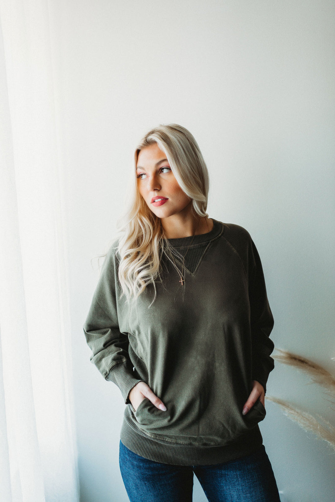 On The Go Crew Pullover (Dark Olive)