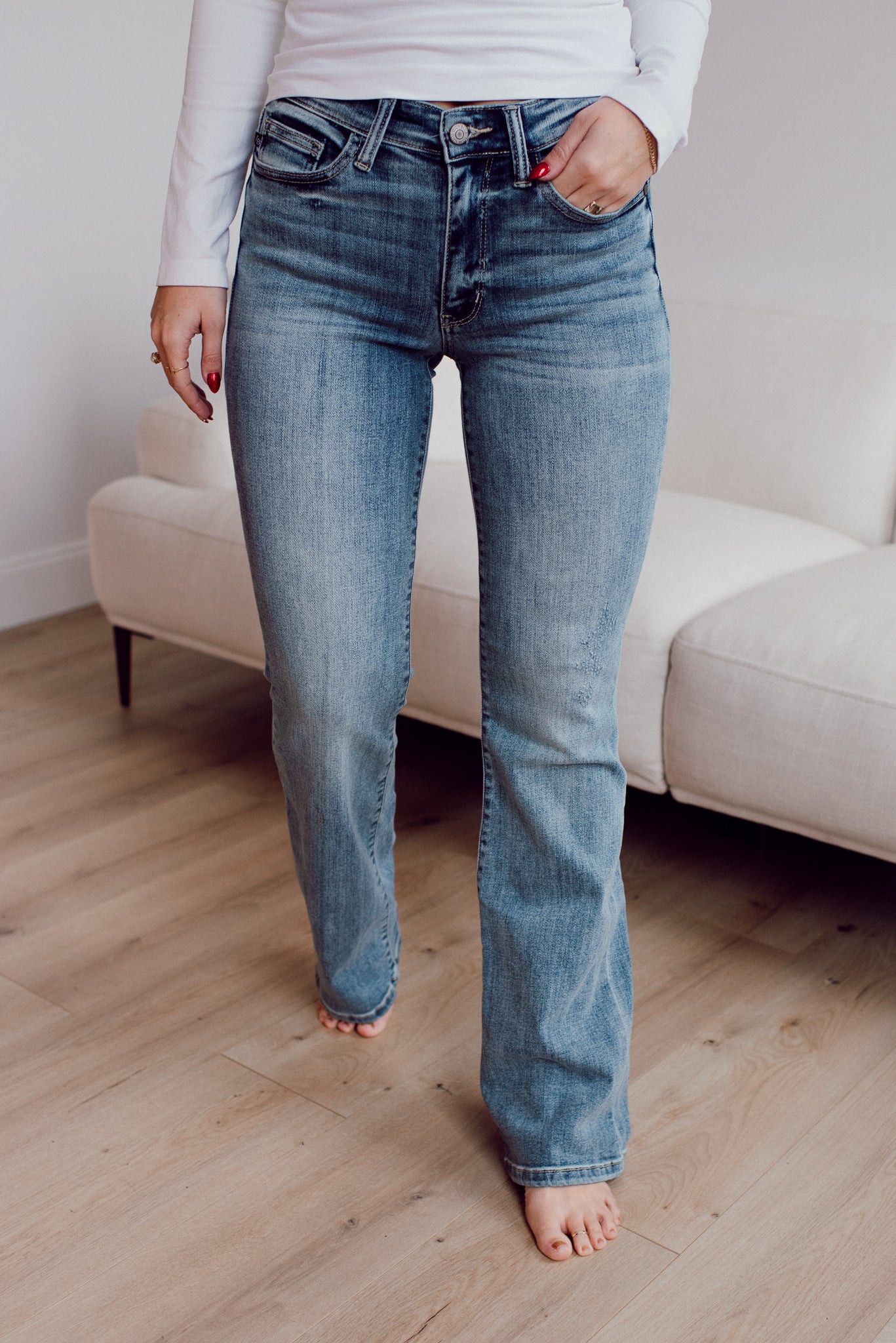 Judy Blue Alana Mid Rise Clean Bootcut Denim Jeans (Light Medium Wash)